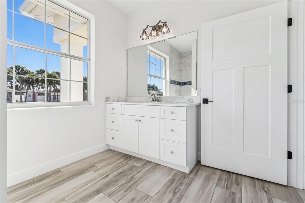 待售: $449,000 (2 贝兹, 2 浴室, 1275 平方英尺)