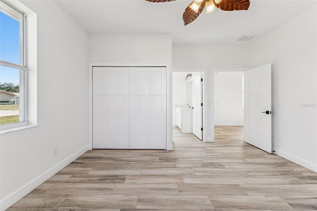 待售: $449,000 (2 贝兹, 2 浴室, 1275 平方英尺)