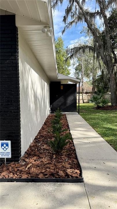 待售: $265,000 (2 贝兹, 1 浴室, 949 平方英尺)