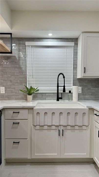 待售: $265,000 (2 贝兹, 1 浴室, 949 平方英尺)