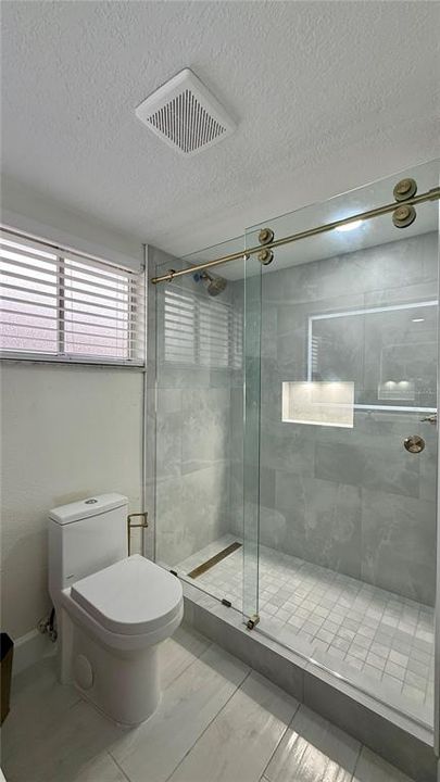 待售: $265,000 (2 贝兹, 1 浴室, 949 平方英尺)