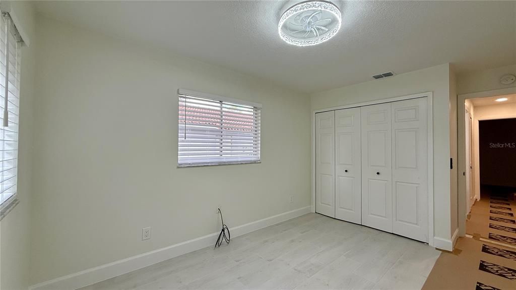 待售: $265,000 (2 贝兹, 1 浴室, 949 平方英尺)