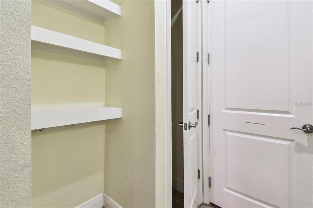 For Sale: $349,300 (3 beds, 2 baths, 1716 Square Feet)