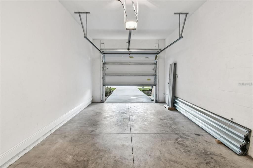 For Sale: $349,300 (3 beds, 2 baths, 1716 Square Feet)