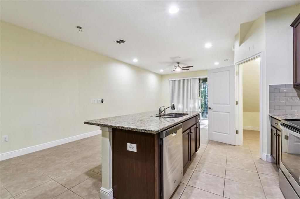 For Sale: $349,300 (3 beds, 2 baths, 1716 Square Feet)