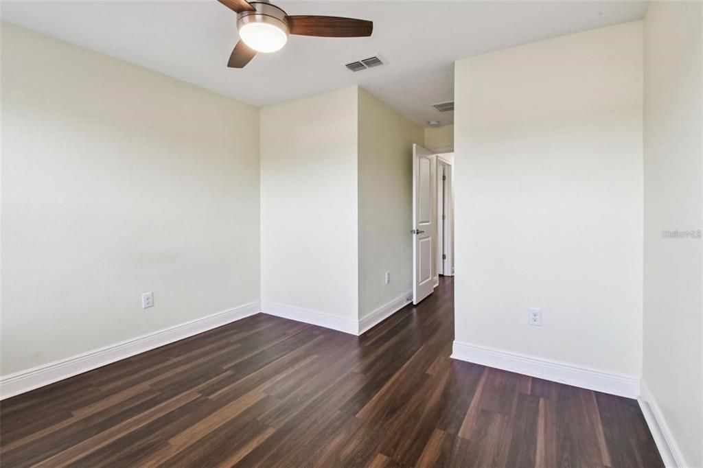 For Sale: $349,300 (3 beds, 2 baths, 1716 Square Feet)