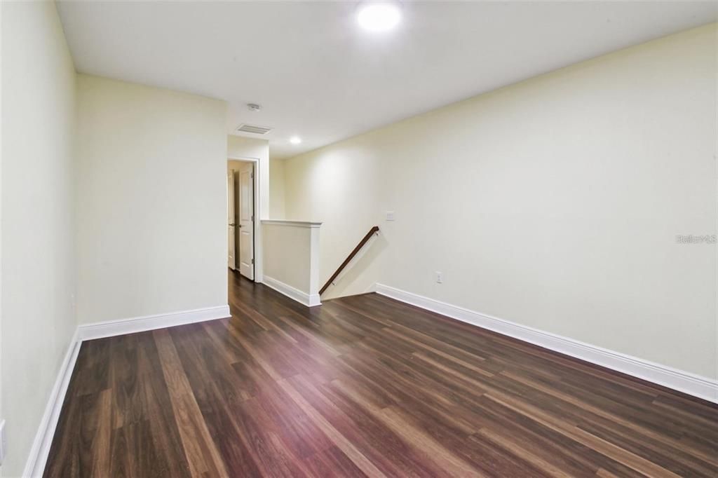 For Sale: $349,300 (3 beds, 2 baths, 1716 Square Feet)