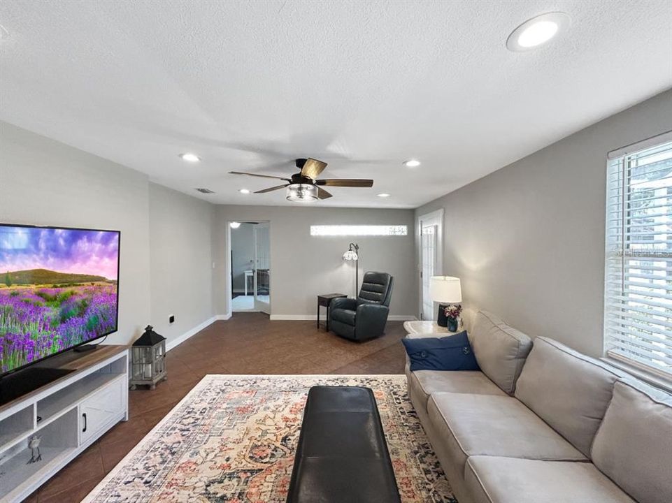 待售: $699,000 (3 贝兹, 2 浴室, 1971 平方英尺)