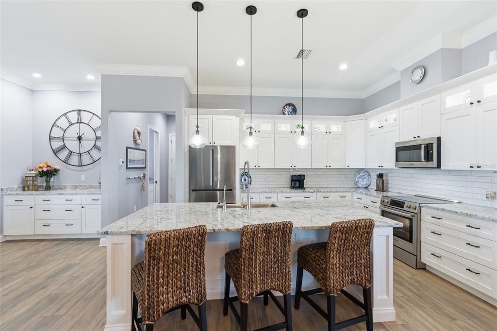 For Sale: $1,600,000 (4 beds, 3 baths, 3717 Square Feet)
