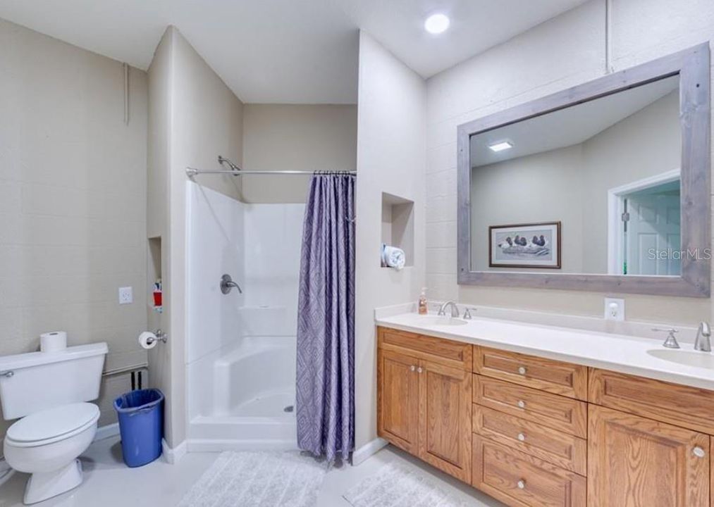 For Sale: $1,600,000 (4 beds, 3 baths, 3717 Square Feet)