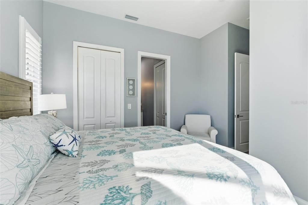 For Sale: $1,600,000 (4 beds, 3 baths, 3717 Square Feet)