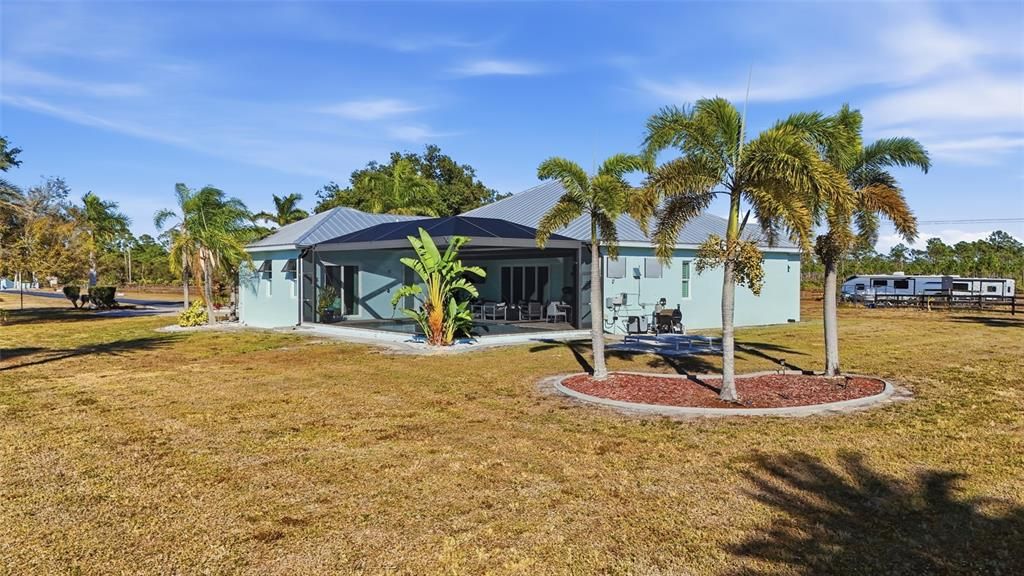 For Sale: $1,600,000 (4 beds, 3 baths, 3717 Square Feet)