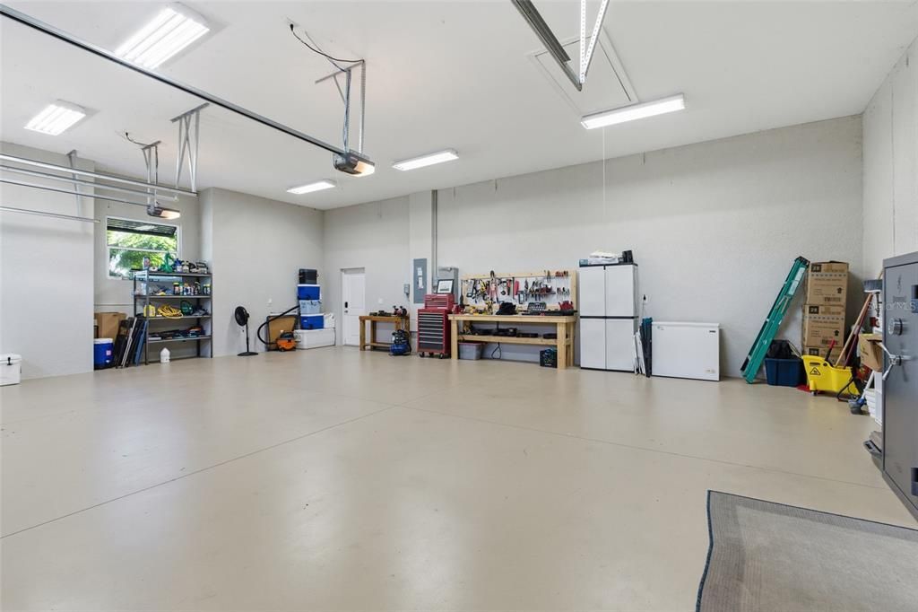 For Sale: $1,600,000 (4 beds, 3 baths, 3717 Square Feet)