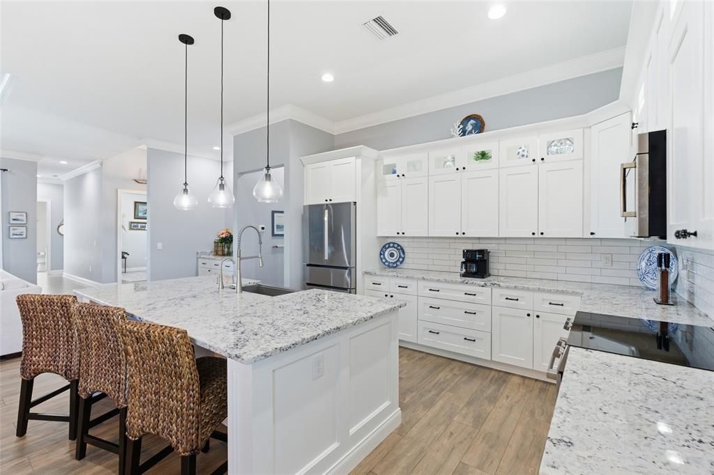 For Sale: $1,600,000 (4 beds, 3 baths, 3717 Square Feet)