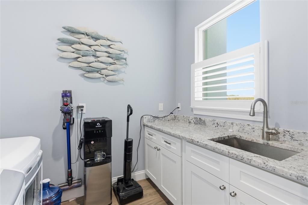For Sale: $1,600,000 (4 beds, 3 baths, 3717 Square Feet)