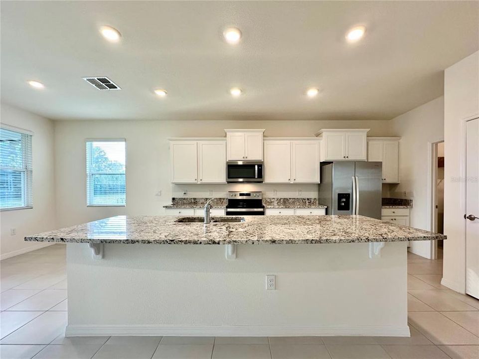 待售: $299,900 (3 贝兹, 2 浴室, 1844 平方英尺)