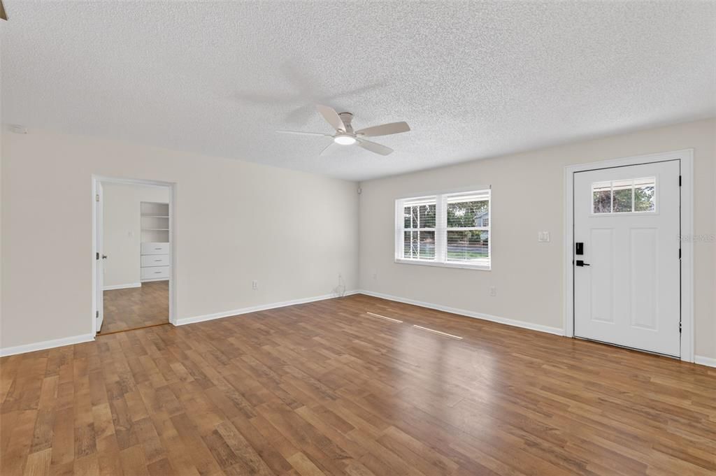 出租: $2,950 (3 贝兹, 2 浴室, 1500 平方英尺)