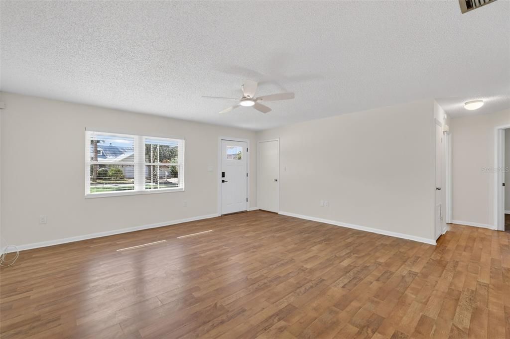 出租: $2,950 (3 贝兹, 2 浴室, 1500 平方英尺)