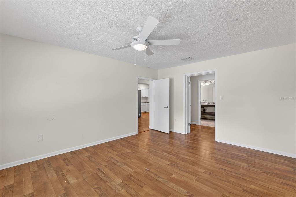 出租: $2,950 (3 贝兹, 2 浴室, 1500 平方英尺)