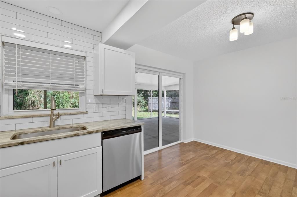 出租: $2,950 (3 贝兹, 2 浴室, 1500 平方英尺)