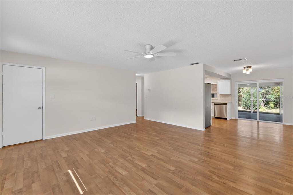 出租: $2,950 (3 贝兹, 2 浴室, 1500 平方英尺)