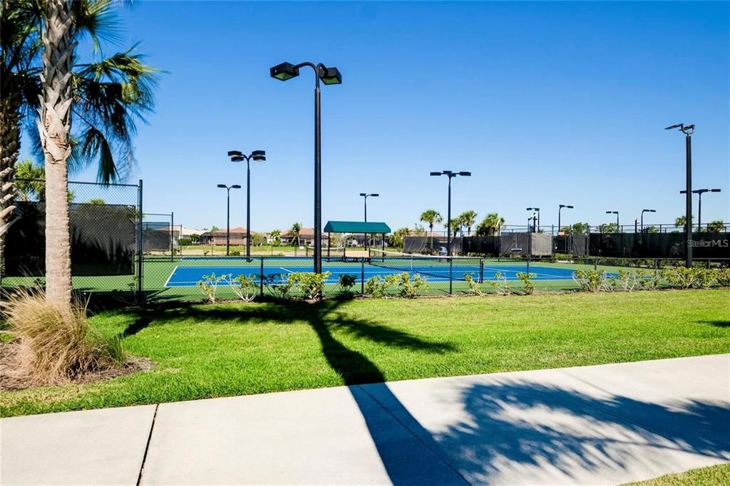 For Sale: $330,000 (2 beds, 2 baths, 1568 Square Feet)