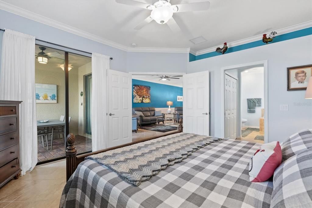 For Sale: $330,000 (2 beds, 2 baths, 1568 Square Feet)