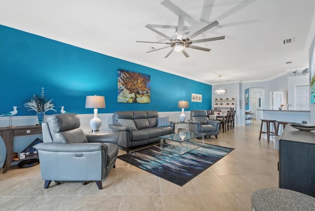 For Sale: $330,000 (2 beds, 2 baths, 1568 Square Feet)