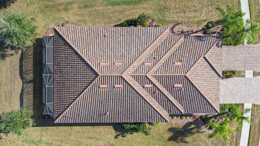 For Sale: $330,000 (2 beds, 2 baths, 1568 Square Feet)