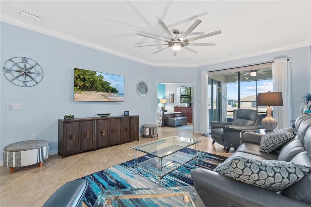 For Sale: $330,000 (2 beds, 2 baths, 1568 Square Feet)