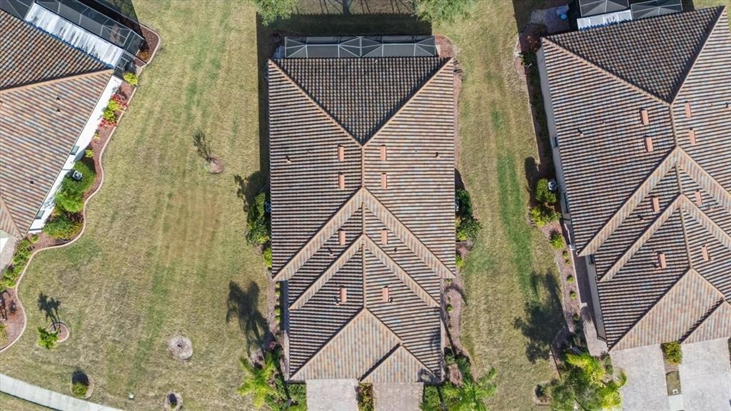 For Sale: $330,000 (2 beds, 2 baths, 1568 Square Feet)