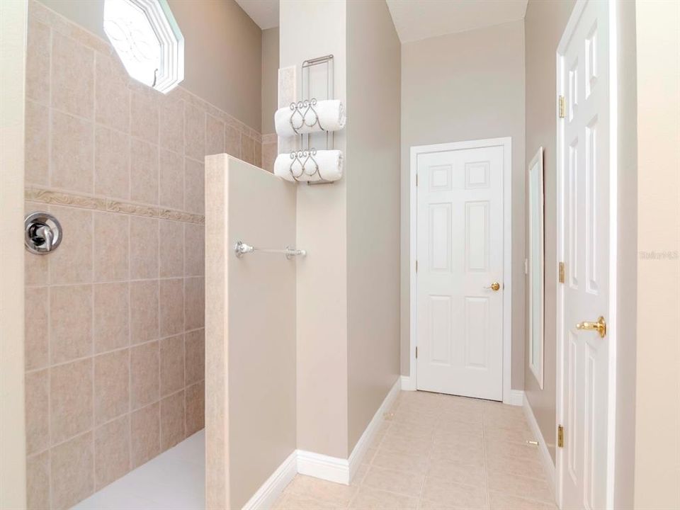 For Sale: $1,399,900 (3 beds, 3 baths, 2501 Square Feet)