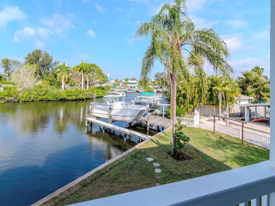 For Sale: $1,399,900 (3 beds, 3 baths, 2501 Square Feet)