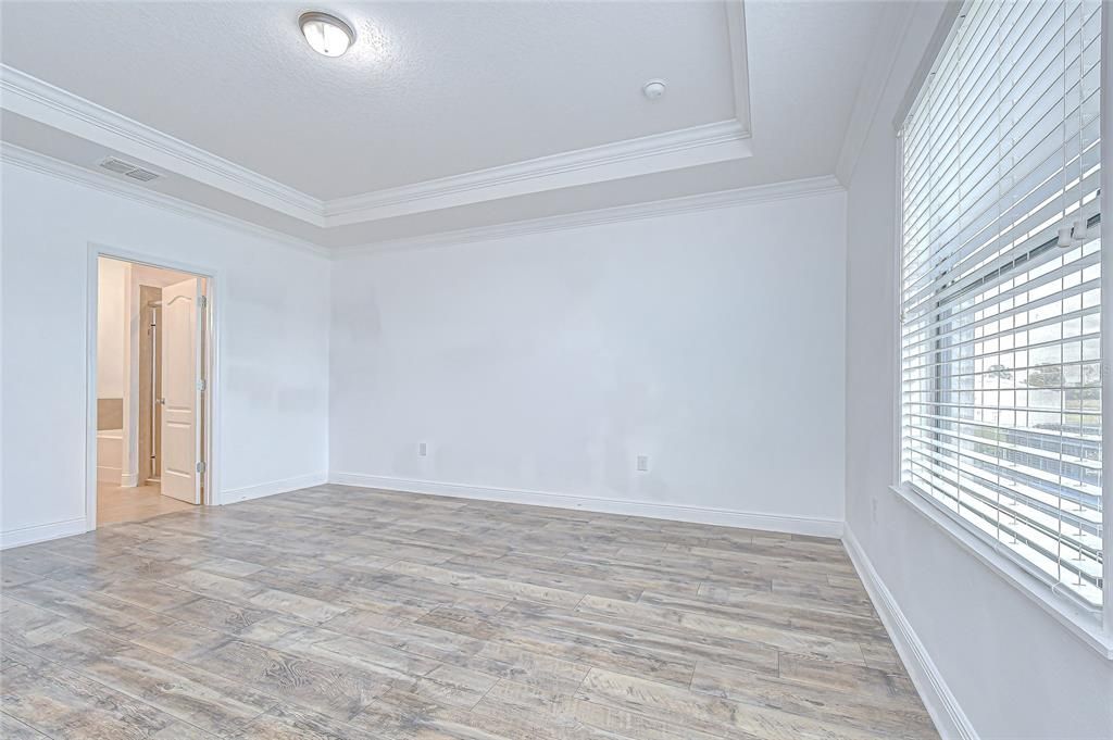 For Sale: $365,000 (4 beds, 2 baths, 2161 Square Feet)