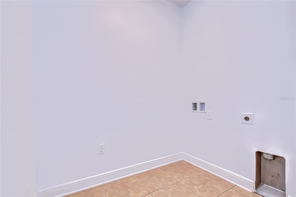 For Sale: $365,000 (4 beds, 2 baths, 2161 Square Feet)