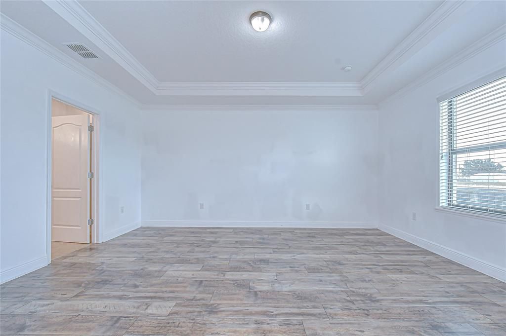 For Sale: $365,000 (4 beds, 2 baths, 2161 Square Feet)