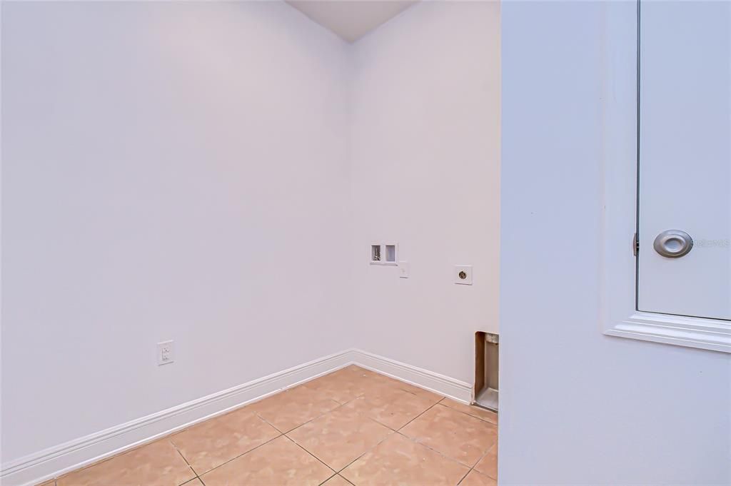 For Sale: $365,000 (4 beds, 2 baths, 2161 Square Feet)