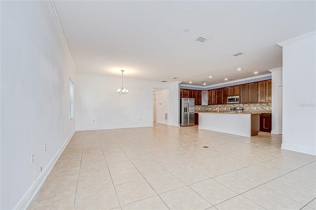 For Sale: $365,000 (4 beds, 2 baths, 2161 Square Feet)