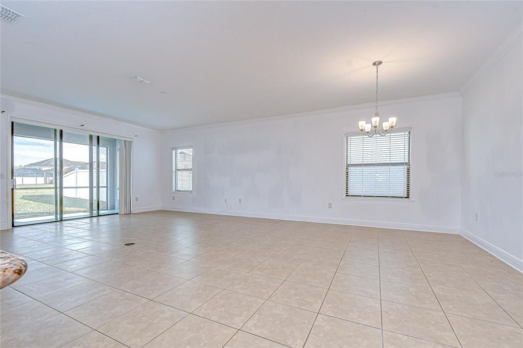 For Sale: $365,000 (4 beds, 2 baths, 2161 Square Feet)