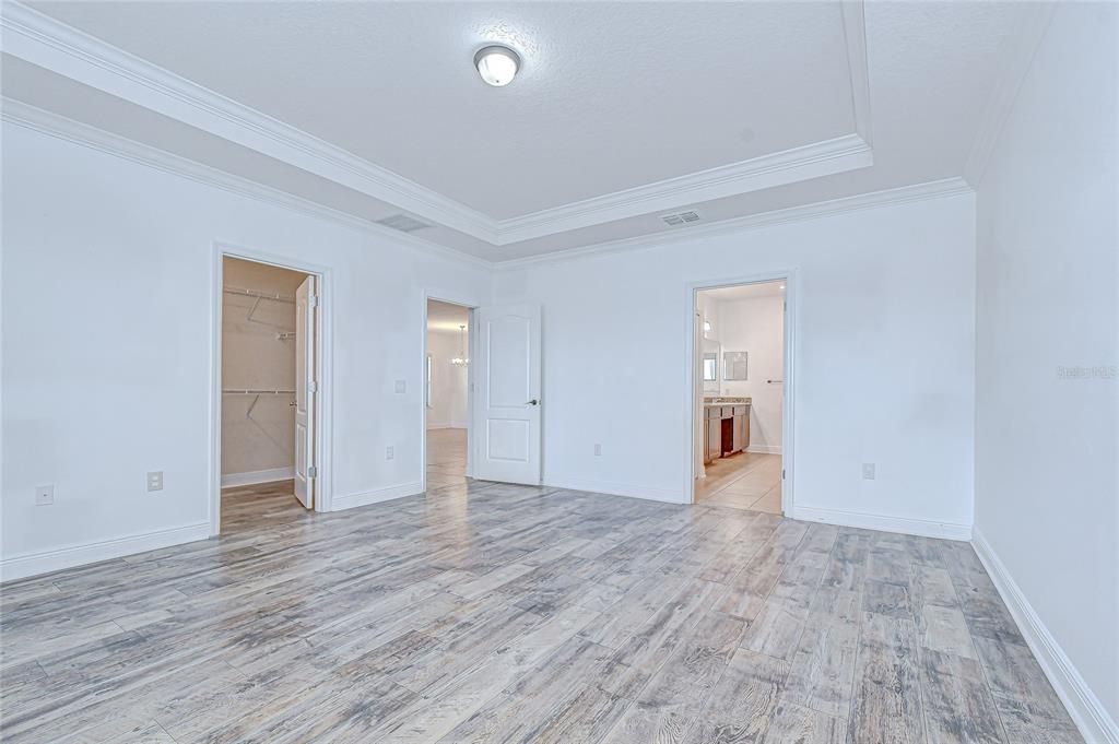 For Sale: $365,000 (4 beds, 2 baths, 2161 Square Feet)