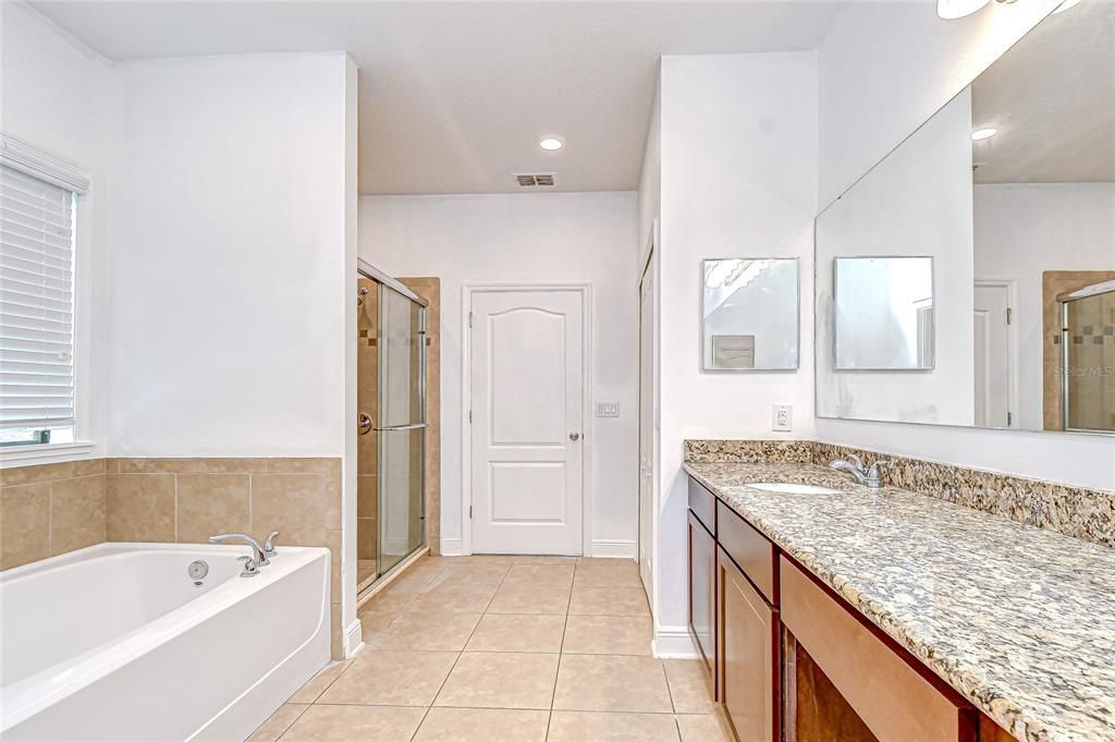 For Sale: $365,000 (4 beds, 2 baths, 2161 Square Feet)