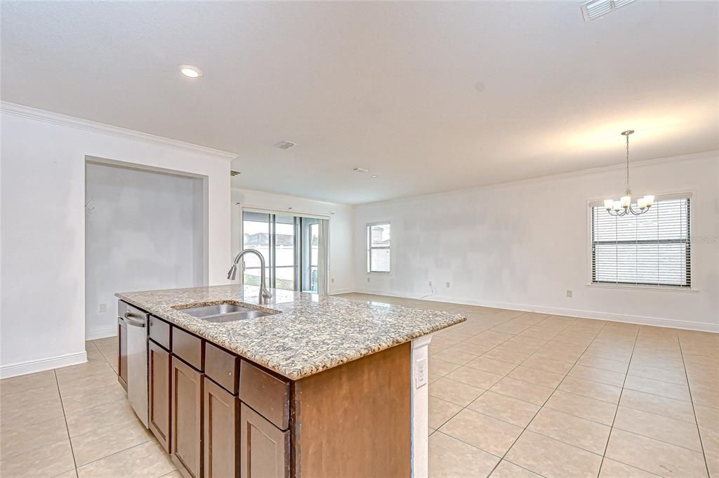 For Sale: $365,000 (4 beds, 2 baths, 2161 Square Feet)