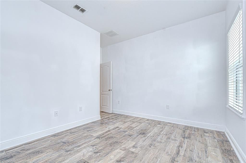 For Sale: $365,000 (4 beds, 2 baths, 2161 Square Feet)