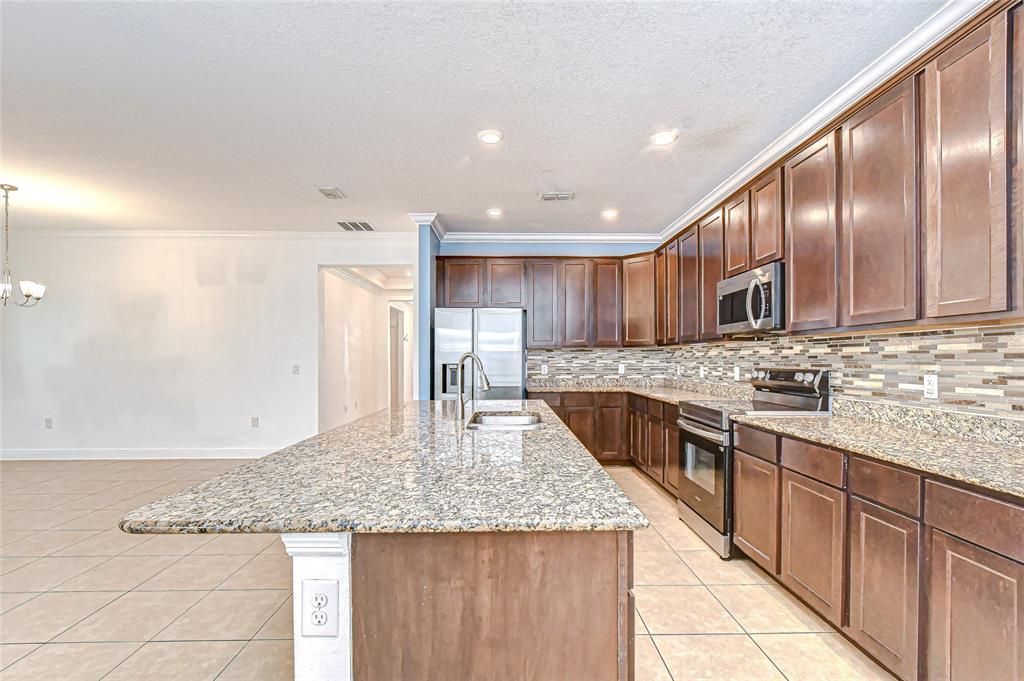 For Sale: $365,000 (4 beds, 2 baths, 2161 Square Feet)