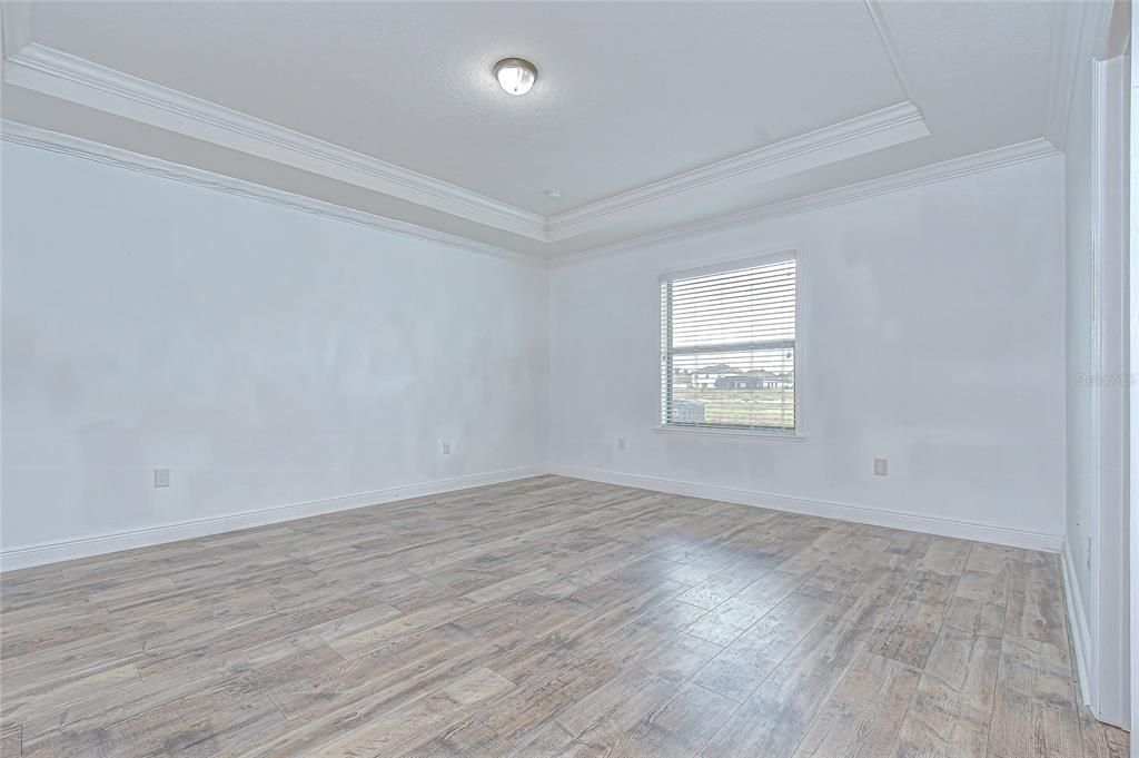 For Sale: $365,000 (4 beds, 2 baths, 2161 Square Feet)