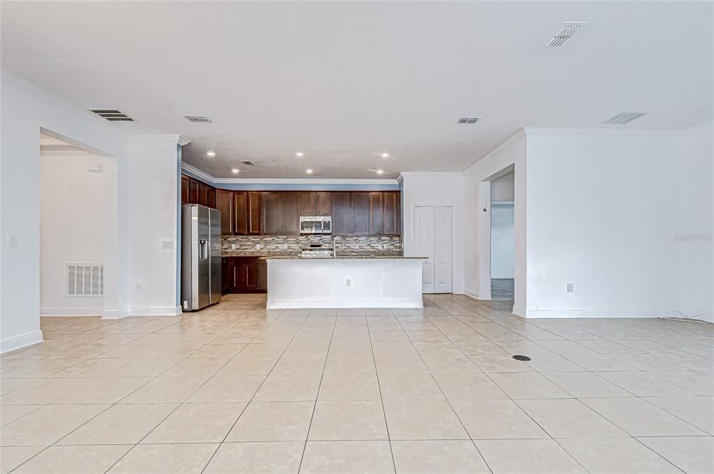 For Sale: $365,000 (4 beds, 2 baths, 2161 Square Feet)