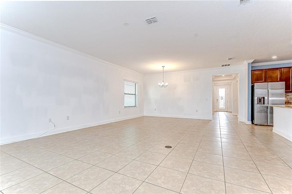 For Sale: $365,000 (4 beds, 2 baths, 2161 Square Feet)