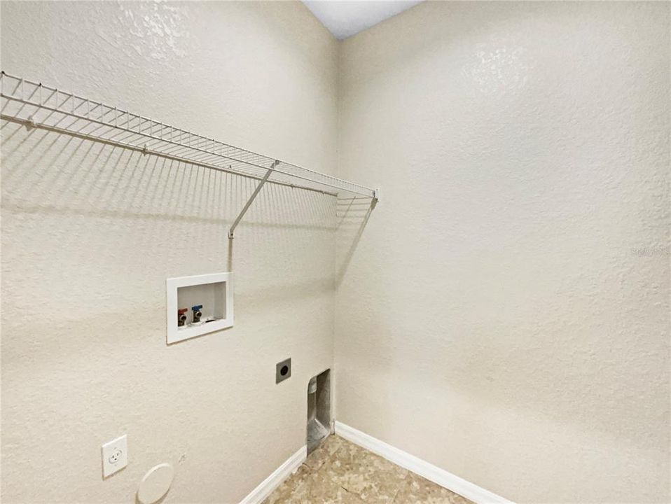 For Sale: $224,000 (3 beds, 2 baths, 1701 Square Feet)