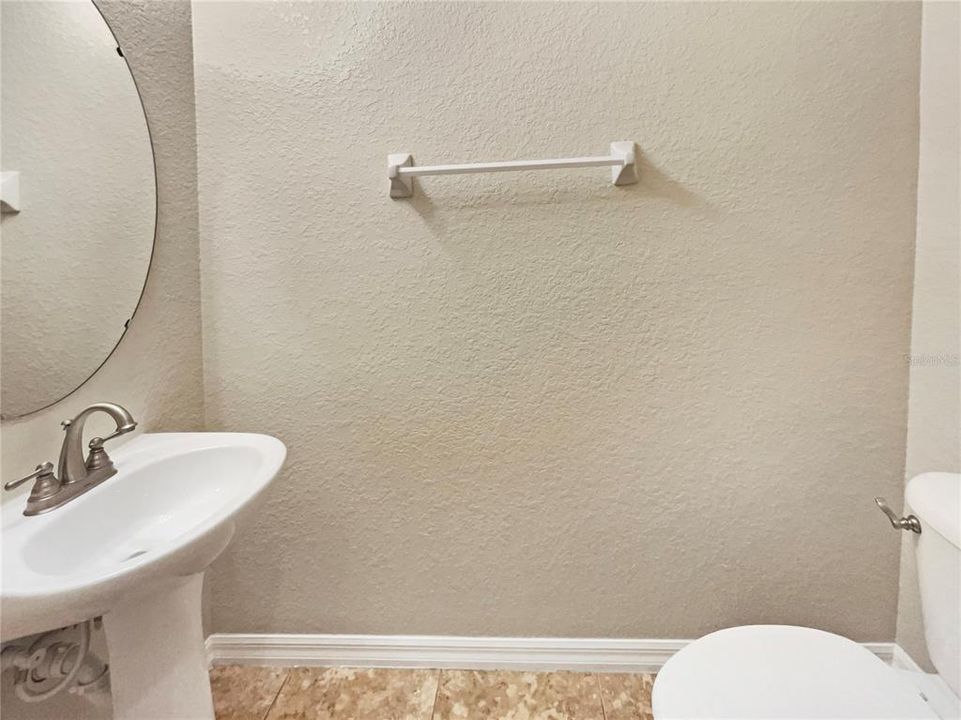 For Sale: $224,000 (3 beds, 2 baths, 1701 Square Feet)