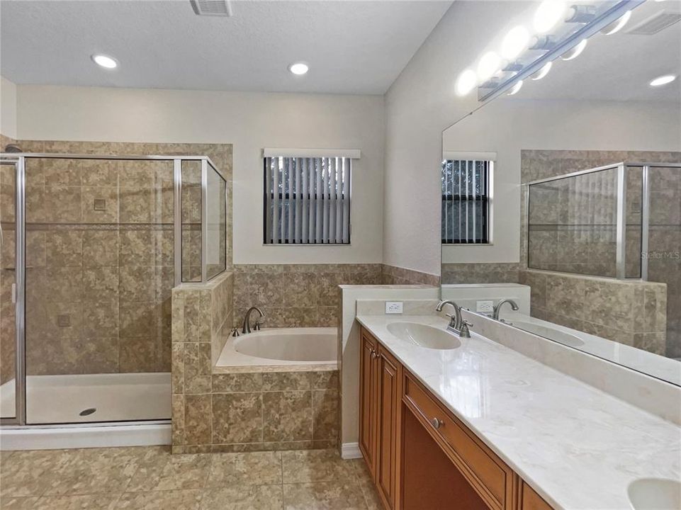 For Sale: $224,000 (3 beds, 2 baths, 1701 Square Feet)